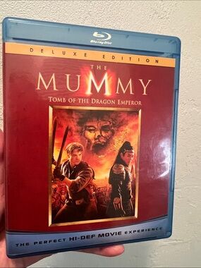 #2382**The Mummy: Tomb of the Dragon Emperor Blu-ray - Red Cover